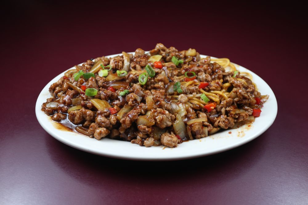 noodles with peking sauce <img title='Spicy & Hot' align='absmiddle' src='/css/spicy.png' />